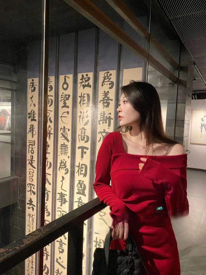 天津长腿校花大学生 姬如懿 情趣内衣跪床解扣 羞辱调教拴着狗链口交 被鸡巴后入狠狠抽插 视频惨遭泄密外流 - 18AV