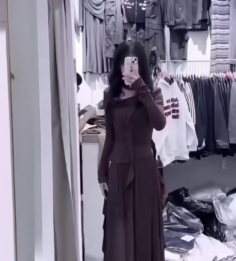 南京大学高颜值反差婊美女 张捷婷，齐刘海白T恤美女 上位骑乘式插入鸡巴高潮淫荡呻吟 私下性爱视频曝光外流 - 18AV